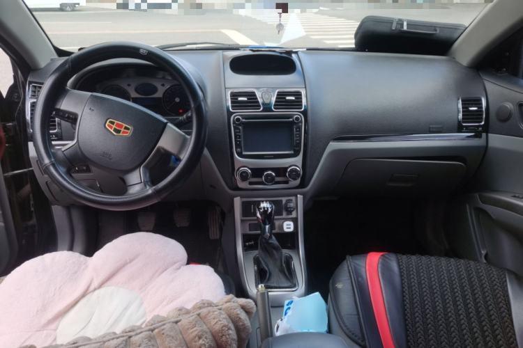 Used Geely Auto Classic Emgrand 2012 Sedan 1.5L Manual Chao Yue Model Center Console