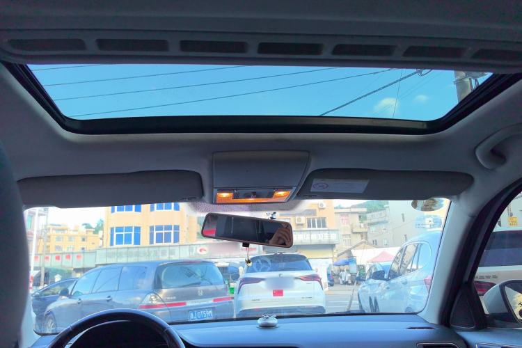 Used Volkswagen Gran Lavida 2015 1.6L Automatic Comfort Edition
