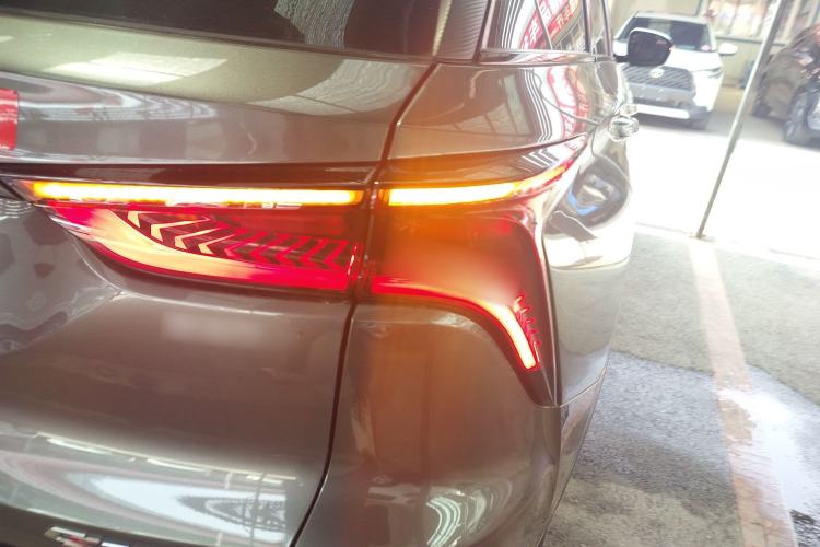 Used CHANGAN CS75 PLUS 2021 1.5T Automatic Luxury Version Right Rear Taillight