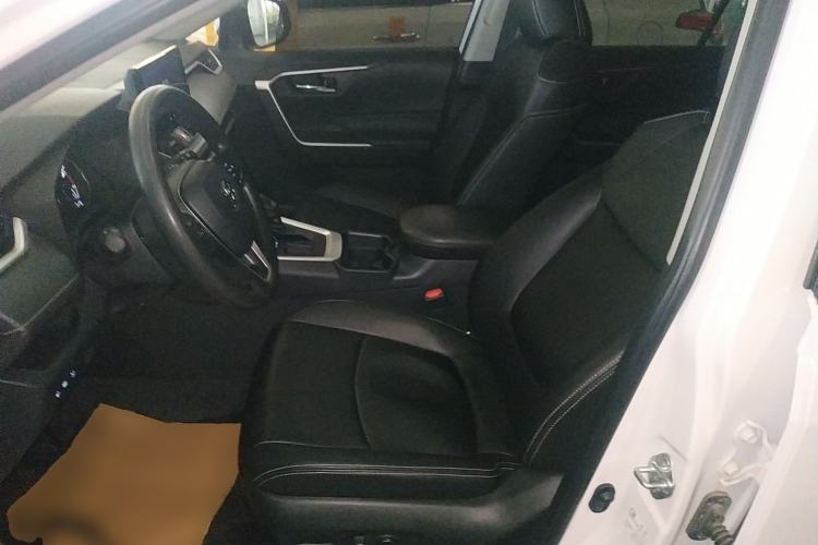 Used Toyota RAV4 2023 2.0L CVT Two-Wheel Drive Fashion Edition
