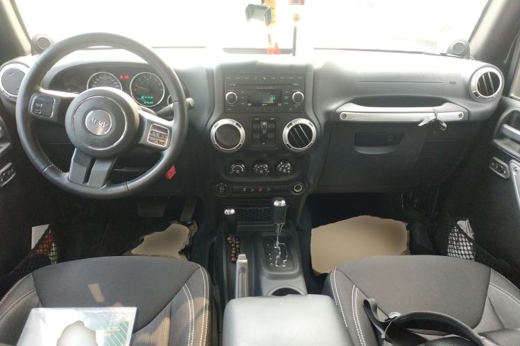 Used Jeep Wrangler 2014 3.0L Sahara Four-Door Edition