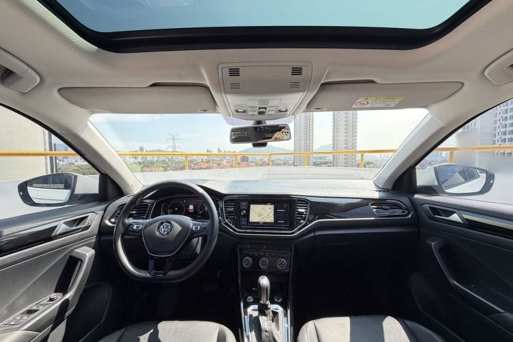 Used Volkswagen T-ROC 2020 280TSI DSG Two-Wheel Drive Comfort Version Interior 1