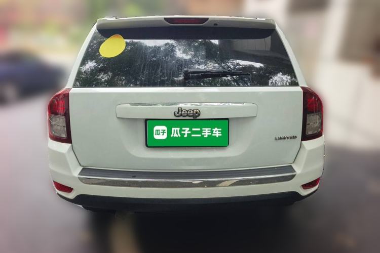 Used Jeep Compass 2015 2.0L Two-Wheel Drive Luxury Edition
