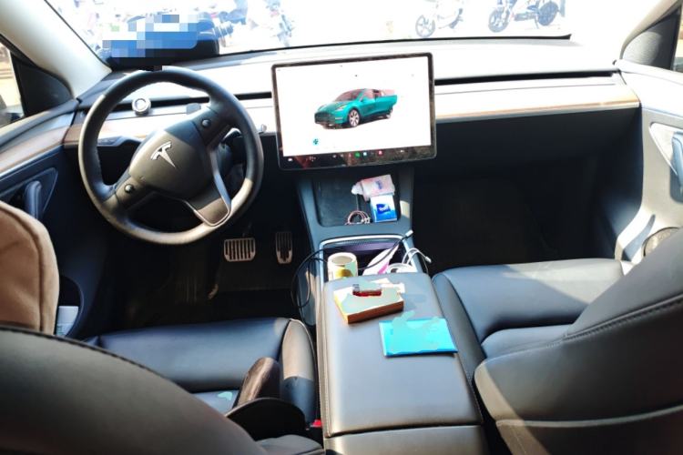 Used Tesla Model Y 2022 Long-Range All-Wheel-Drive Version