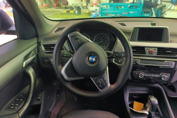 Used BMW X1 2018 sDrive20Li Leading Model Steering Wheel