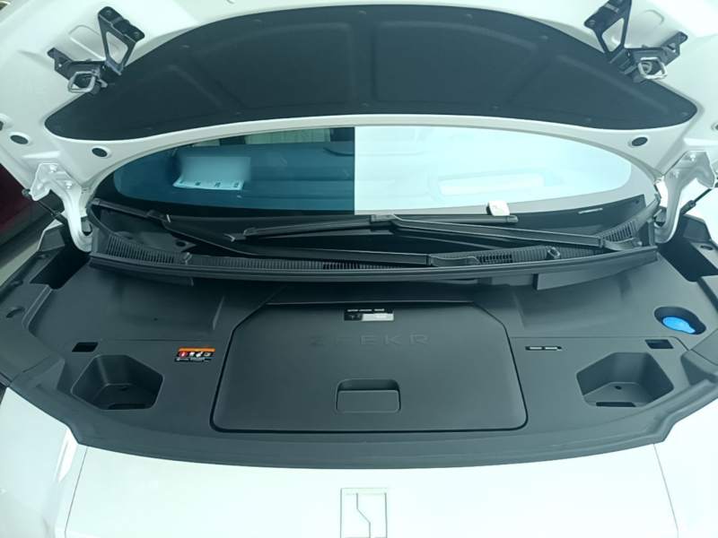 Used Zeekr 009 2024 7-Seater Aisle Version 108 kWh — 19