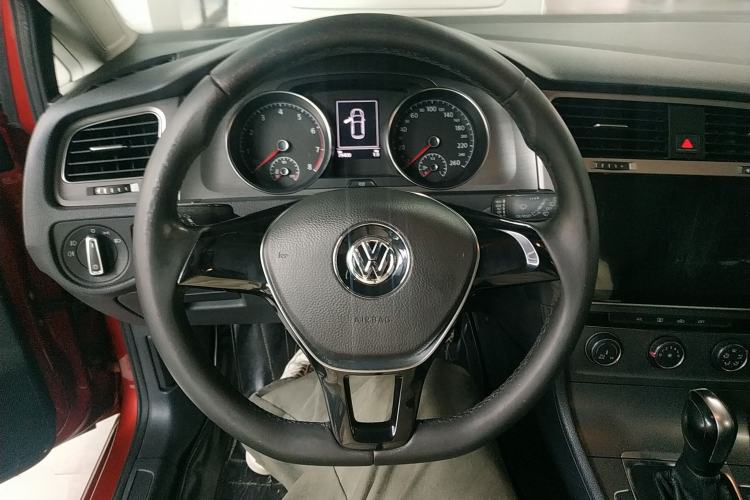 Used Volkswagen Golf 2015 1.6L Automatic Comfort Model
