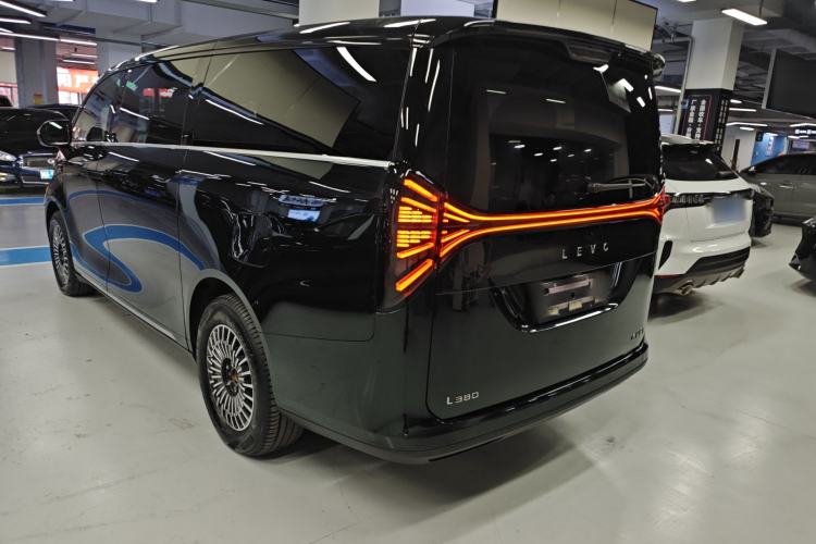 Used Geely Galaxy LEVC L380 2024 140-Degree 6-Seater All-Wheel-Drive Ultra Rear Left 45 Deg