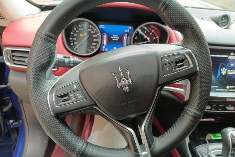 Used Maserati Levante 2018 3.0T Standard Edition Steering Wheel