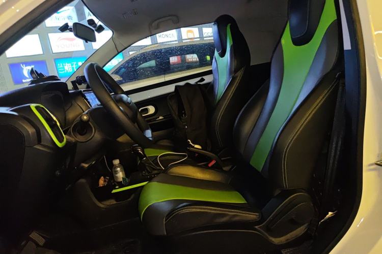 Used Roewe Clever 2021 302 km New Four-Seater Super-Efficient Version Left Front Seat