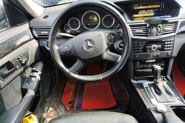 Used Mercedes-Benz E-Class 2010 E 200 CGI Elegant Model Steering Wheel