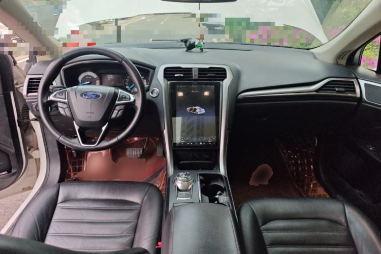 Used Ford Mondeo 2017 EcoBoost 180 Stylish Model Center Console