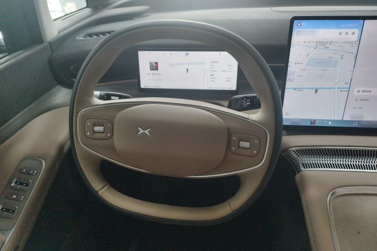 Used XPeng X9 2025 740 Ultra-Long Range Max Steering Wheel