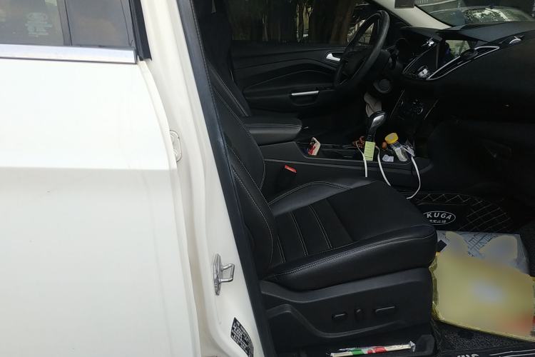 Used Ford Kuga 2018 EcoBoost 180 Two-Wheel-Drive Luxury Wing Edition Right Front Seat