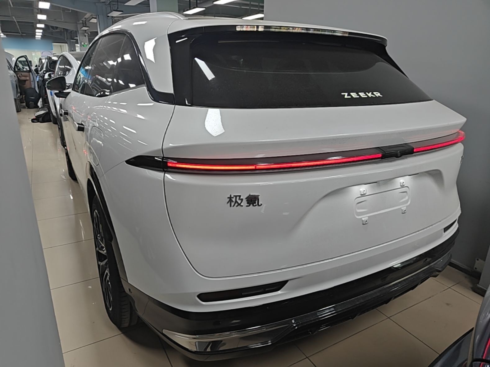 Zeekr 7X 2026 75kWh Rear-Drive MAX Edition — снимка 4