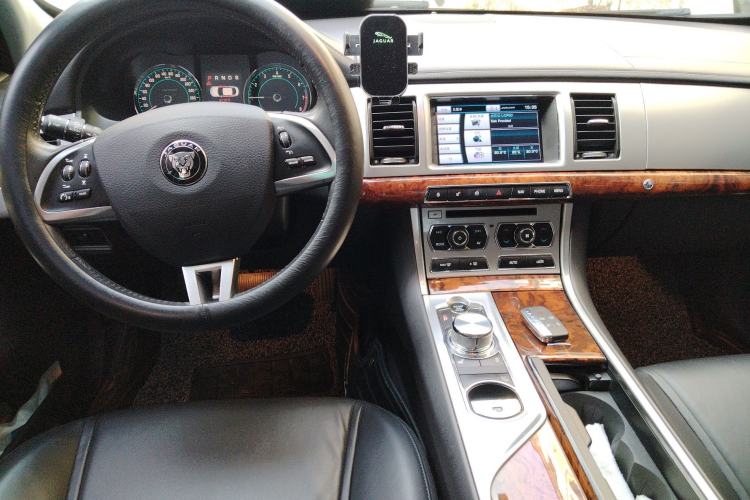 Used Jaguar XF 2014 XF 2.0T Luxury Edition
