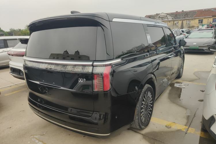 Used Zeekr 009 2022 WE Edition Rear Right 45 Deg