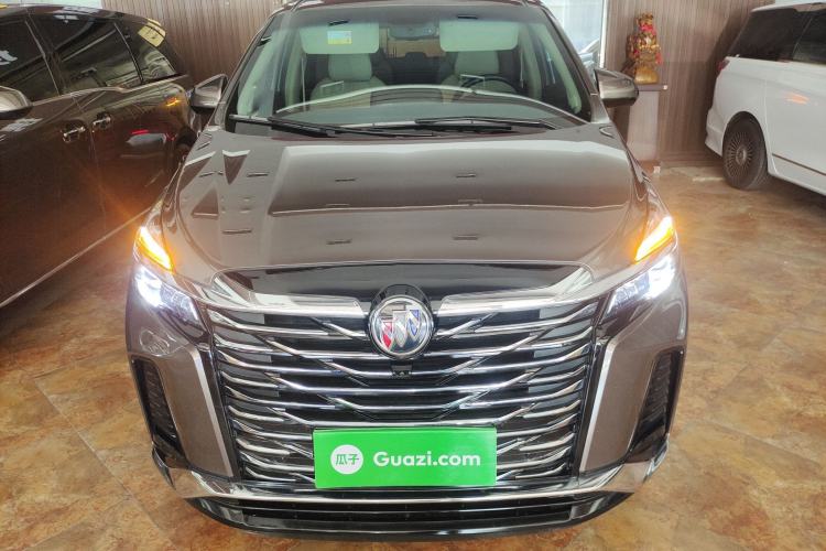 Used Buick GL8 2023 Facelifted Land Cruiser Executive Luxury Version Front