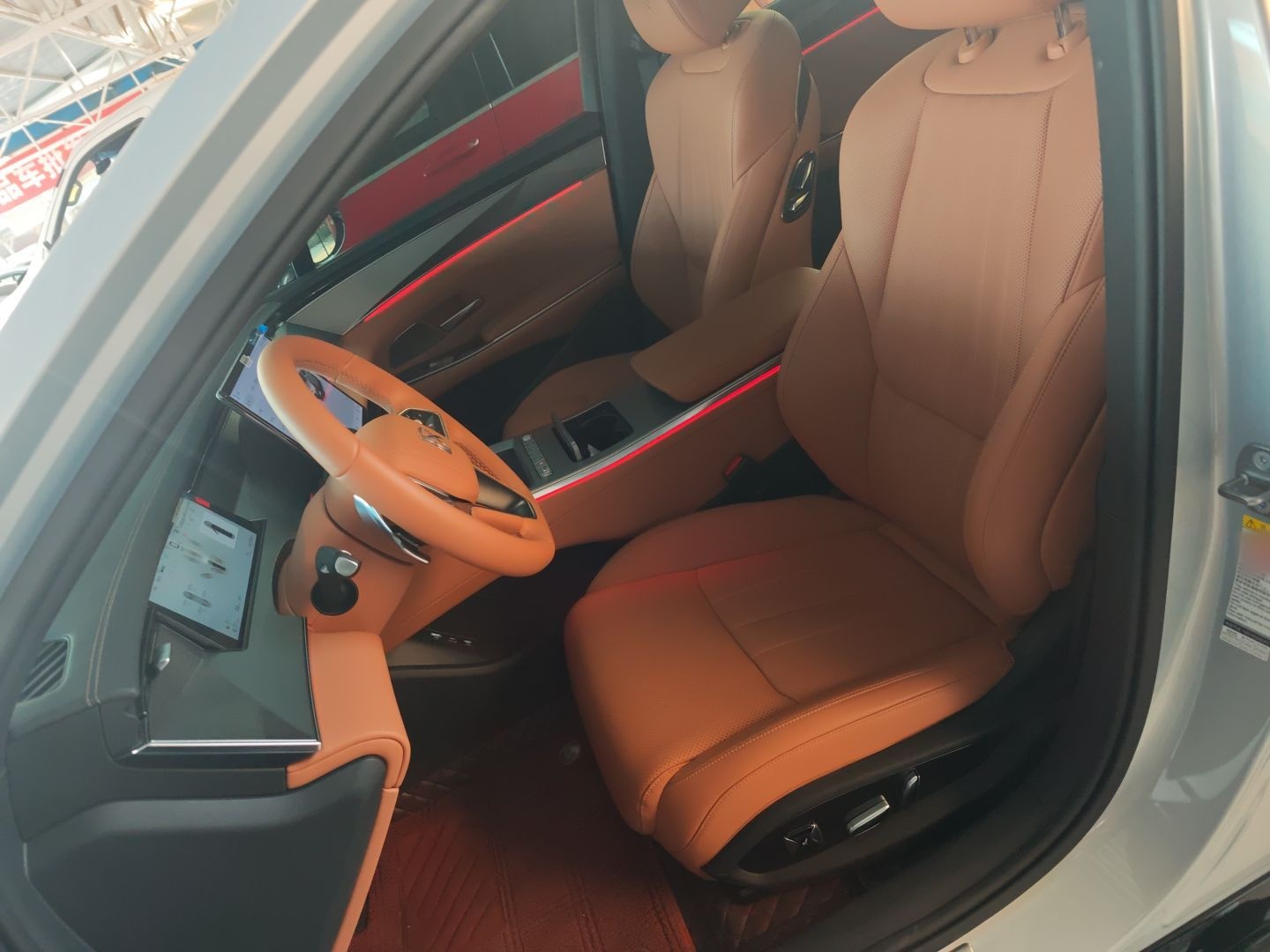 Переднее сиденье в автомобиле