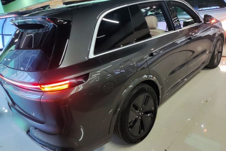 Used Li Auto L8 2024 Pro Model Rear Right 45 Deg