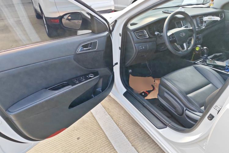 Used Hyundai Mistra 2016 1.8L Automatic Smart GLS
