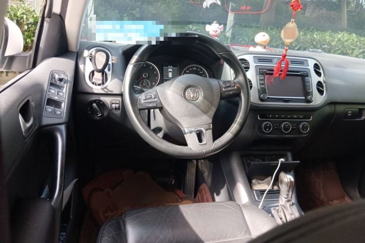 Used Volkswagen Tiguan 2013 1.8 TSI Automatic All-Wheel Drive Luxury Model Steering Wheel