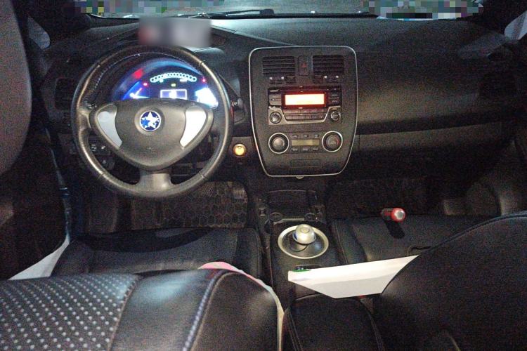 Used Venucia Leaf 2014 Lingfeng Edition 6.6 KW
