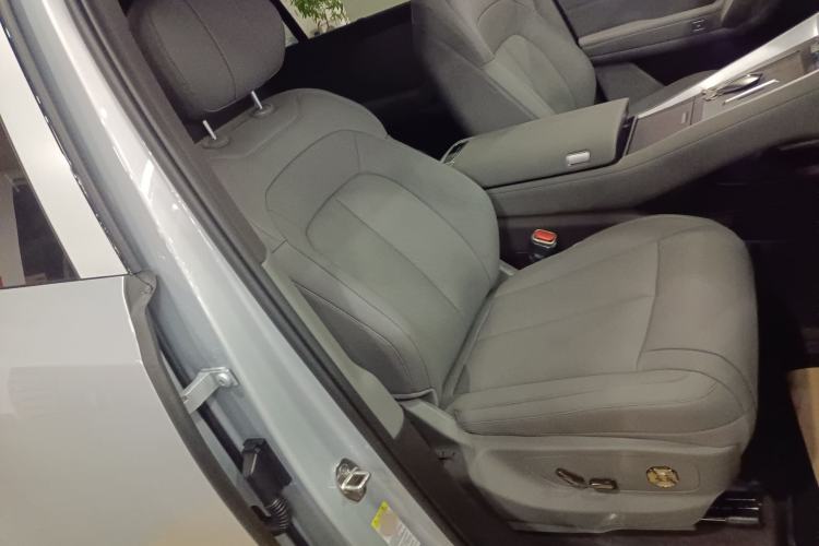 Used Denza N8L 2025 Model Zunrong Model Right Front Seat