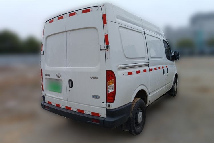 Used SAIC MAXUS Xintu V80 2020 2.5T Manual Classic City Delivery King Short Wheelbase Mid-Roof Design 2/3 Seats
