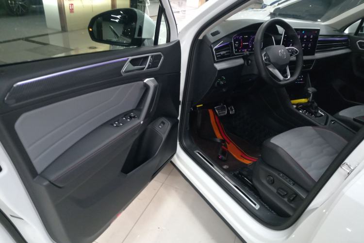 Used Volkswagen Tiguan L 2023 330TSI Automatic Two-Wheel Drive R-Line Flagship Edition Driver Seat