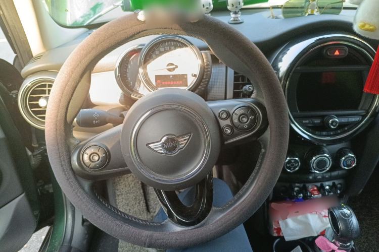 Used MINI 2016 1.5T COOPER Five-Door Edition Steering Wheel