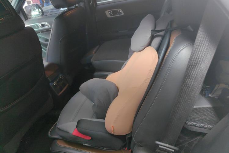 Used Ford Explorer 2013 3.5L Deluxe Model
