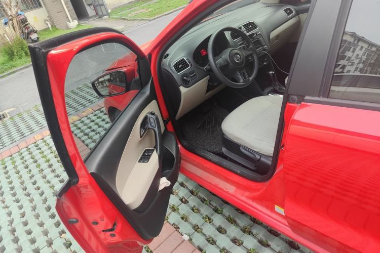 Used Volkswagen Polo 2011 1.6L Automatic ZhiShang Version
