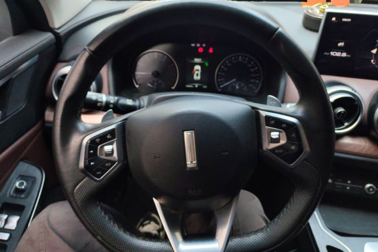 Used Wey VV5 2020 1.5T Two-Wheel Drive Color Pioneer