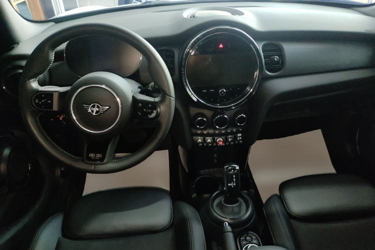 Used MINI MINI 2023 1.5T COOPER King's Cross Special Edition Five-Door Version