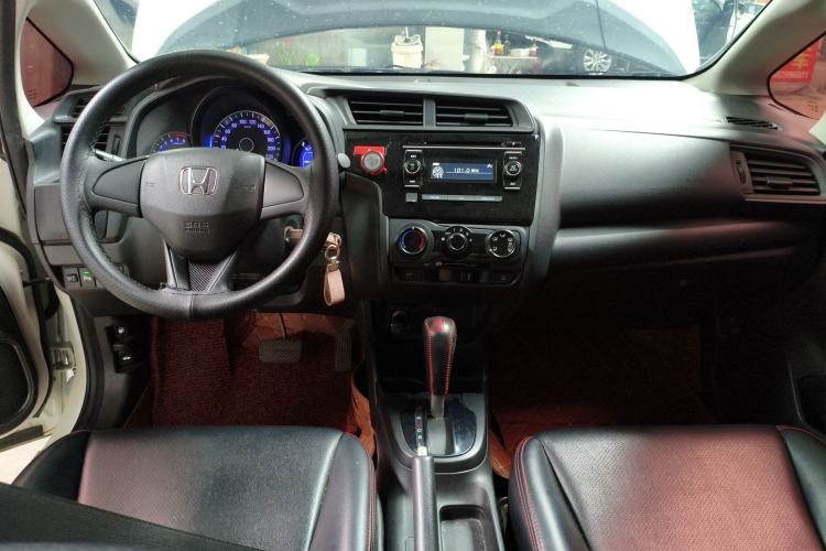 Used Honda Fit 2016 1.5L LXS CVT Comfort Sunroof Version Center Console