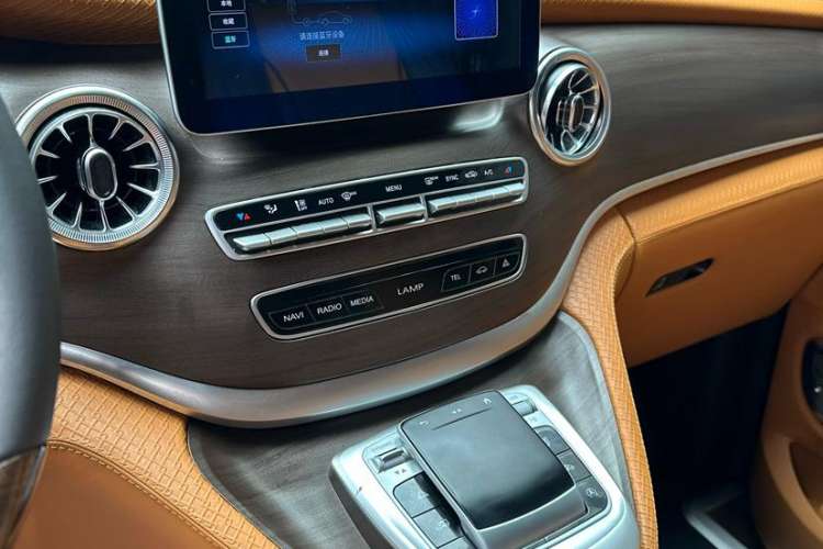 Used Mercedes-Benz Vito 2021 2.0T Business Version 7 Seats
