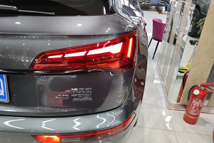 Used Audi Q5L 2021 40 TFSI Fashion Dynamic Model
