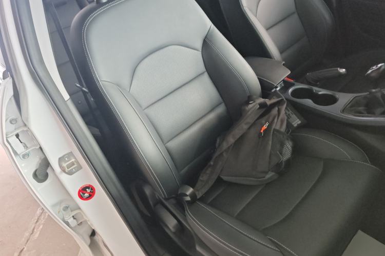 Used Geely Auto Emgrand 2019 Leading Edition 1.5L Manual Upgraded Connectivity Model China VI Standard Right Front Seat
