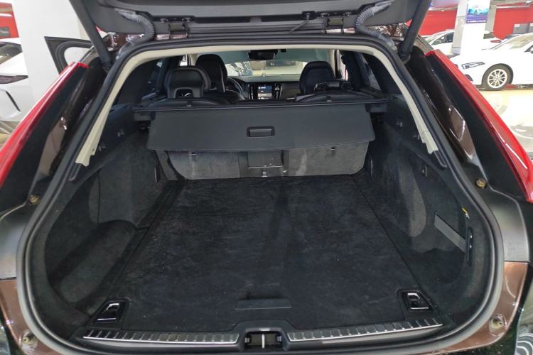 Used Volvo V90 2017 Cross Country T5 AWD Prestige Edition
