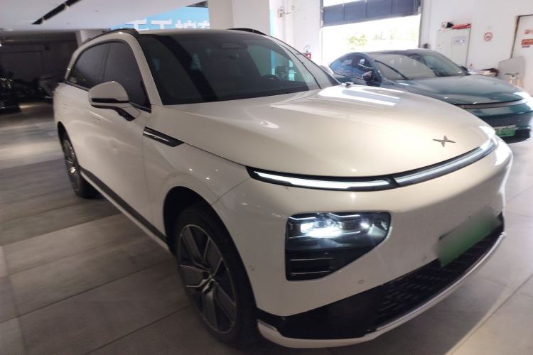 Used XPeng G9 2022 650 Performance Edition Max Front Right 45 Deg