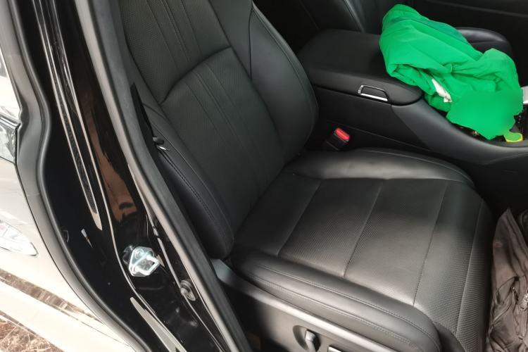 Used Toyota Vellfire 2020 Dual-Engine 2.5L HV Prestige Edition Right Front Seat