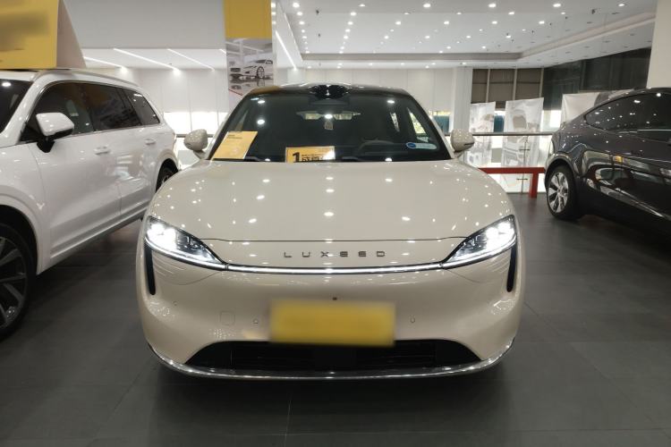 Used Hima Luxeed R7 2025 Range-Extended Version 251 km Max
