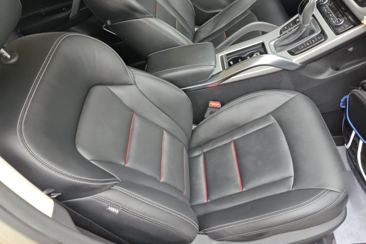 Used Geely Auto Emgrand X7 Sport 2018 1.8TD Automatic Two-Wheel Drive Smart 4G Connected Version
