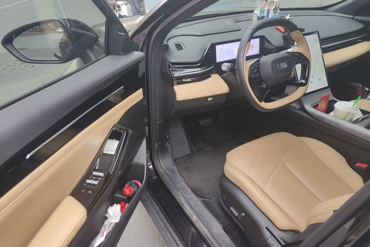 Used Geely Galaxy L6 2024 125km PLUS Dragon Edition
