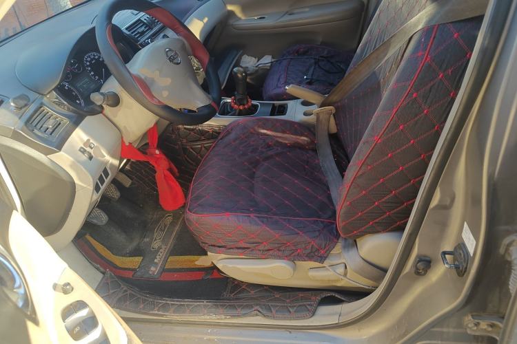 Used Nissan Tiida 2011 1.6L Manual Comfort Edition
