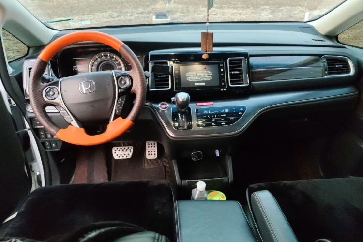 Used Honda Elysion 2016 2.4L Supreme Edition Center Console