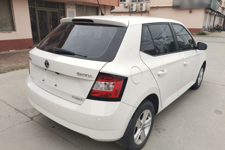 Used Skoda Fabia 2015 1.4L Automatic Front-Drive Model
