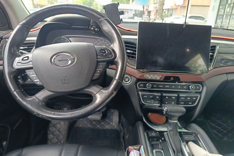 Used GAC Trumpchi GS8 2017 320T Two-Wheel Drive Luxury Smart Connectivity Version (7 Seats)
