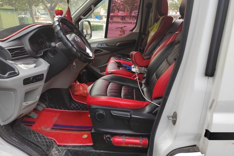 Used SAIC MAXUS Xintu V90 2020 2.0T Manual Yunjie Version Front-Wheel Drive with Single Rear Tire Short Wheelbase Mid-Height Design 6-Seater
